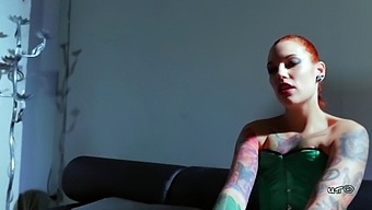 Pelatihan Fetish Kaki Dan Bdsm Dengan Femdom Italia Silvia Rubi
