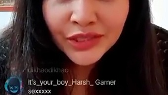 Rajsi Vermaが彼女の豊かなアセットを披露する、シズリングパフォーマンス!