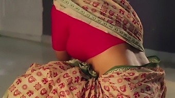 巨乳の美女のヌードアドベンチャーをこのフルレングスビデオで探検しよう!