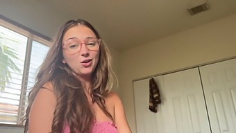 Le Fantasme Maison De Macy Meadows Se Réalise Dans Un Porno Hd Pov Avec Sa Belle-Sœur